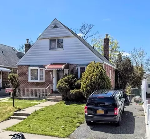 47-16 201st St, Flushing, NY 11361