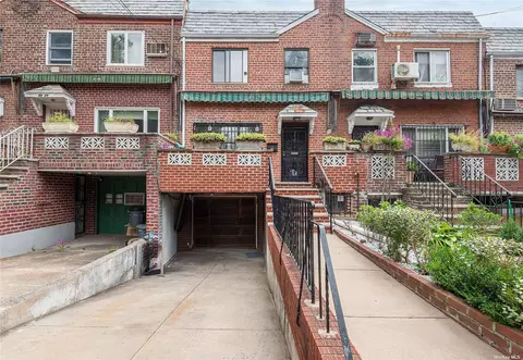65-27 Alderton St, Rego Park, NY 11374