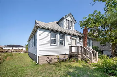 29 1st St, Jamaica, NY 11422