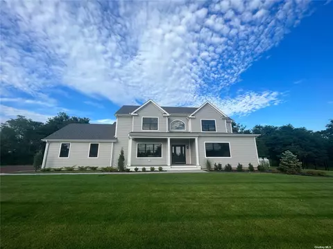 4500 Stanley Rd, Mattituck, NY 11952