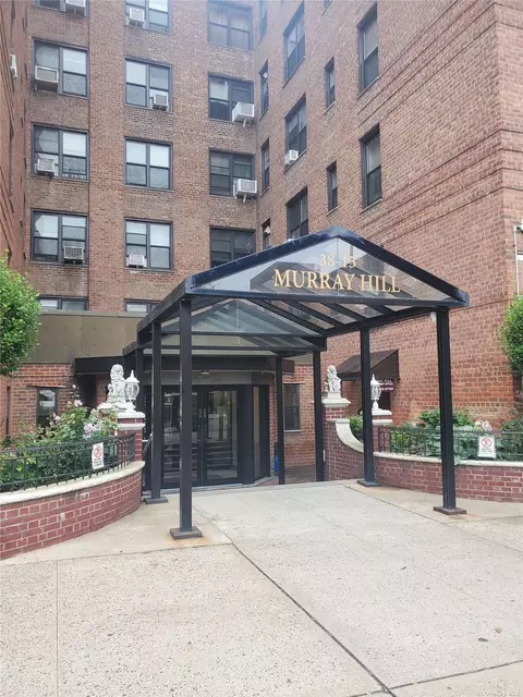 38-15 149 St #3M, Flushing, NY 11354