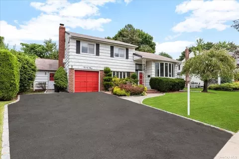 23 Doone Dr, Syosset, NY 11791