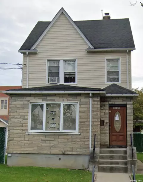 137-25 228th St, Laurelton, NY 11413
