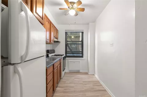 75-40 Bell Blvd #3O, Oakland Gardens, NY 11364