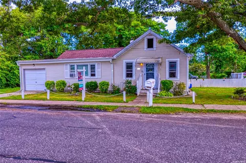122 Garden City Ave, Wyandanch, NY 11798