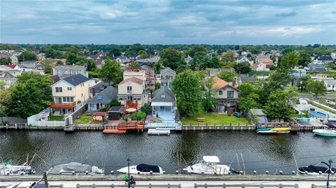 35 West Blvd, East Rockaway, NY 11518