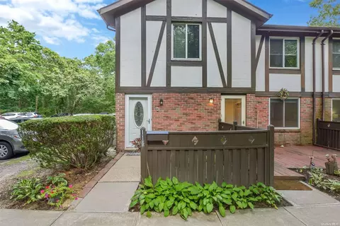 116 Birchwood Rd #116, Medford, NY 11763
