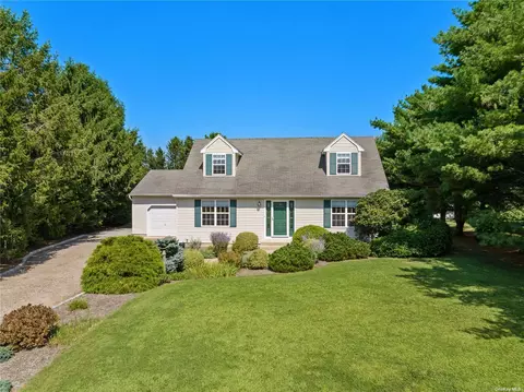 135 Mockingbird Ln, Southold, NY 11971
