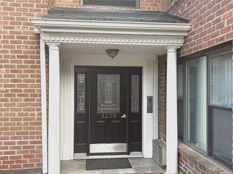 1203 E Broadway #G15, Hewlett, NY 11557