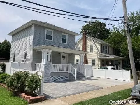 103 Ormond St, Hempstead, NY 11550