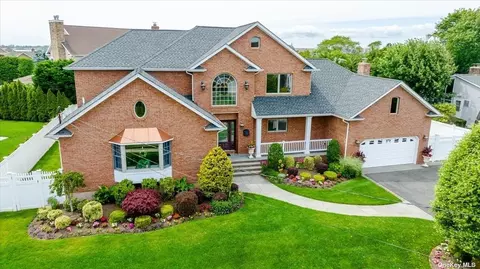 391 Cameo Dr, Massapequa, NY 11758