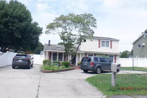 57 E Arpage Dr, Shirley, NY 11967