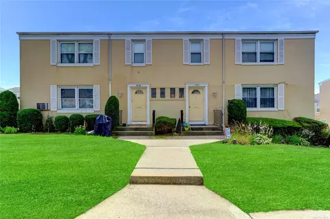 71-19 252nd St #192A, Bellerose, NY 11426