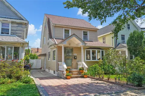 93-15 215th St, Queens Village, NY 11428