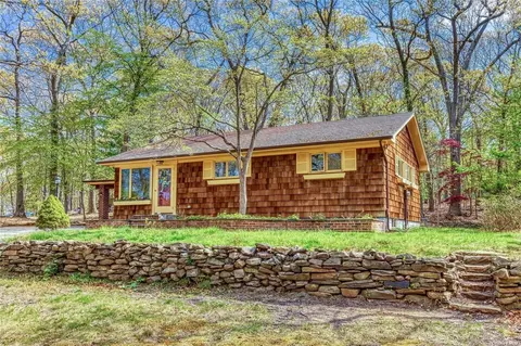 114 Dogwood Dr, Wading River, NY 11792