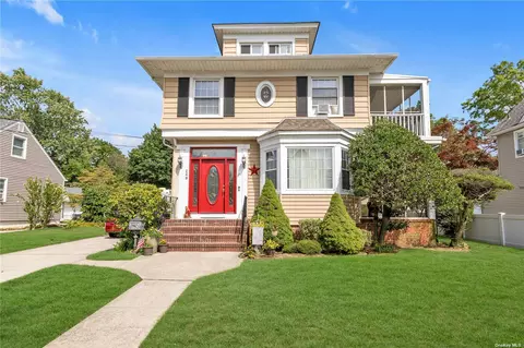 248 Denton Ave, Lynbrook, NY 11563