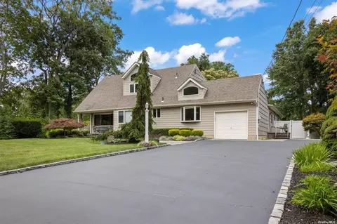41 Pilgrim Path, Huntington, NY 11743
