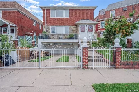 19-21 Clintonville St, Whitestone, NY 11357