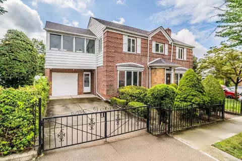 64-03 Cromwell Cres, Rego Park, NY 11374
