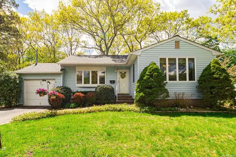 24 Wicks Rd, East Northport, NY 11731