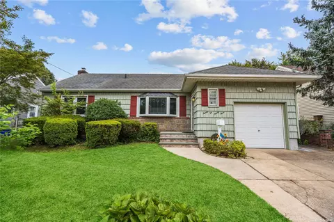 2293 Charing Cross Rd, Baldwin, NY 11510
