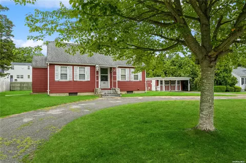 26 Ingersoll St, Huntington Station, NY 11746