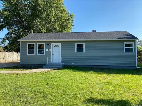 126 Suffolk Ave, Brentwood, NY 11717