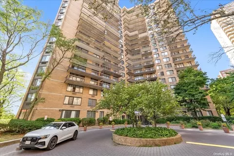 138-35 Elder Ave #4C, Flushing, NY 11355
