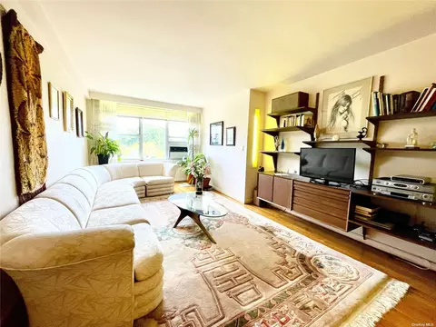 209-20 18 Ave #5K, Bayside, NY 11360