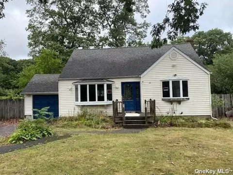 239 Clay Pitts Rd, East Northport, NY 11731