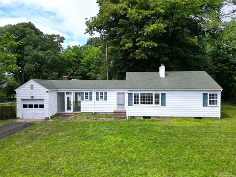 400 Main St, Westhampton Beach, NY 11978