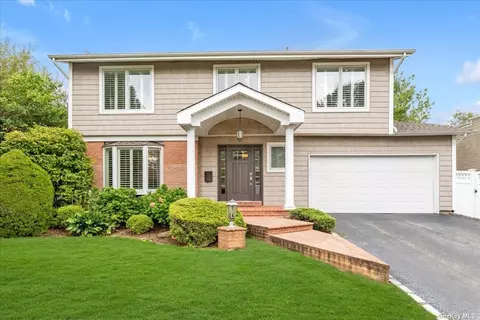 14 Sagamore Way S, Jericho, NY 11753