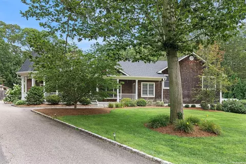 26 Baiting Hollow Ln, Baiting Hollow, NY 11933