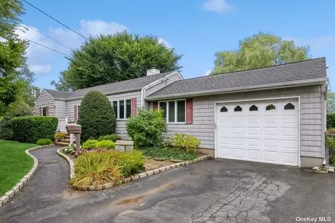 470 Atlantic St, East Northport, NY 11731