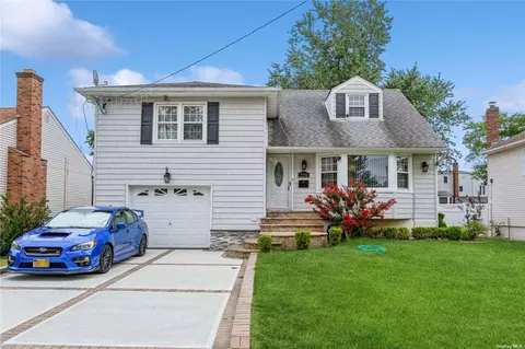 774 Jefferson St, Baldwin, NY 11510