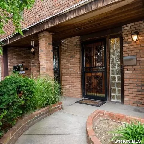 223-19 Horace Harding Expy, Oakland Gardens, NY 11364