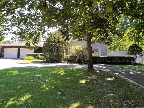 161 Holbrook Rd, Holbrook, NY 11741