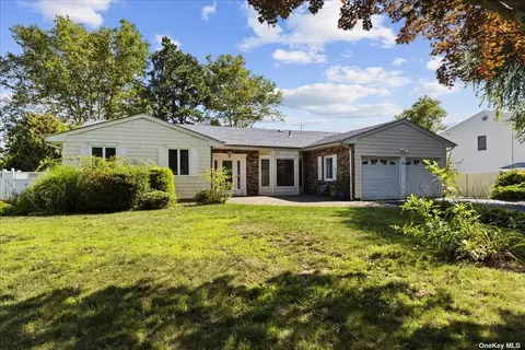 57 Kinsella St, Dix Hills, NY 11746