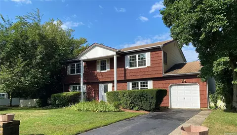86 Strathmore Village Dr, South Setauket, NY 11720