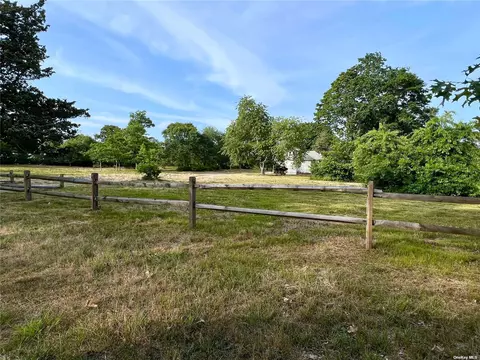 14 Ridge Rd, Southampton, NY 11968