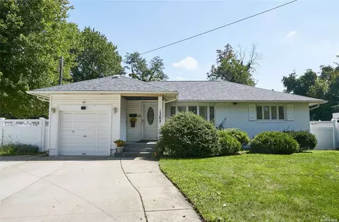 1365 Carole, Valley Stream, NY 11580