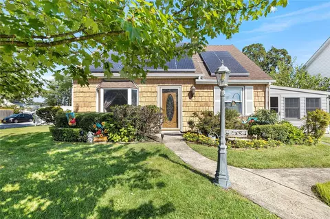 129 Ranch Ln, Levittown, NY 11756