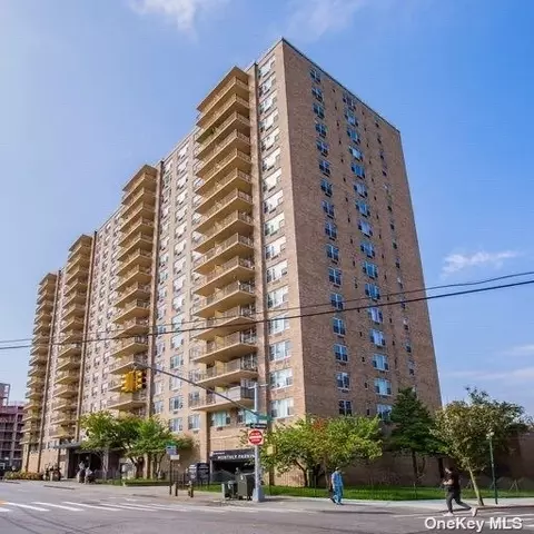 41-40 Union St #10J, Flushing, NY 11355