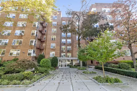 209-80 18th Ave #5F, Bayside, NY 11360