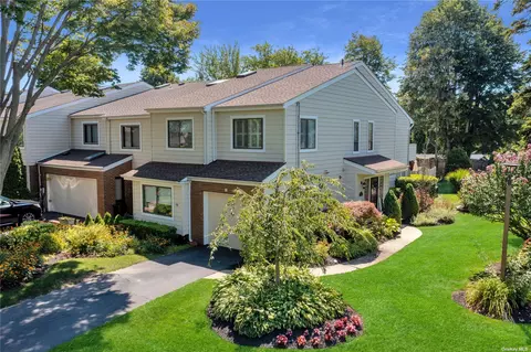 3 Hidden Harbor Dr #3, Babylon, NY 11702