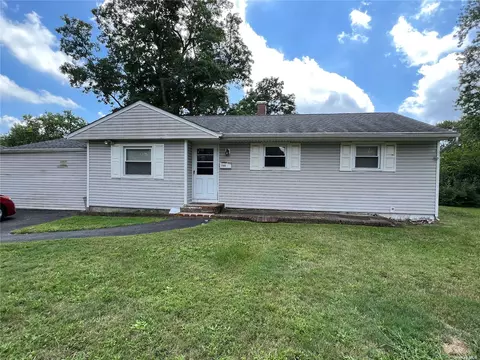 2500 Race Ave, Medford, NY 11763