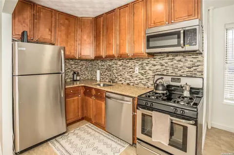 30-15 Hobart St #2, Woodside, NY 11377