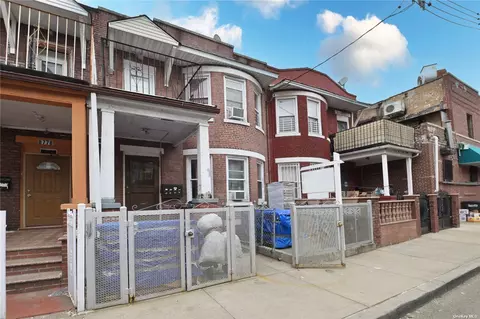 87-76 160th St, Jamaica, NY 11432