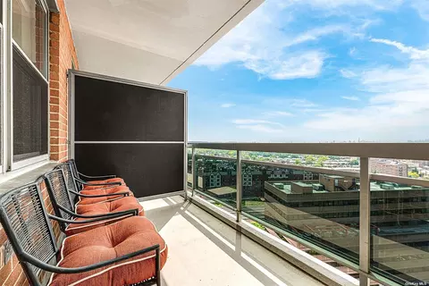 70-25 Yellowstone Blvd #18U, Forest Hills, NY 11375