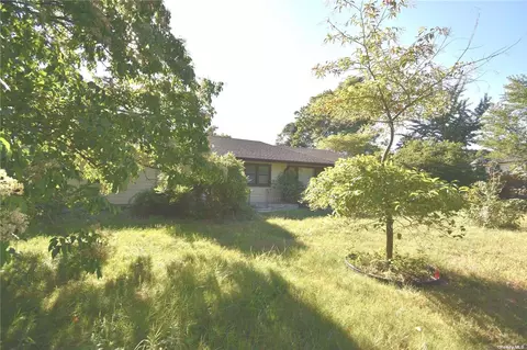 426 Mount Misery Rd, Melville, NY 11747
